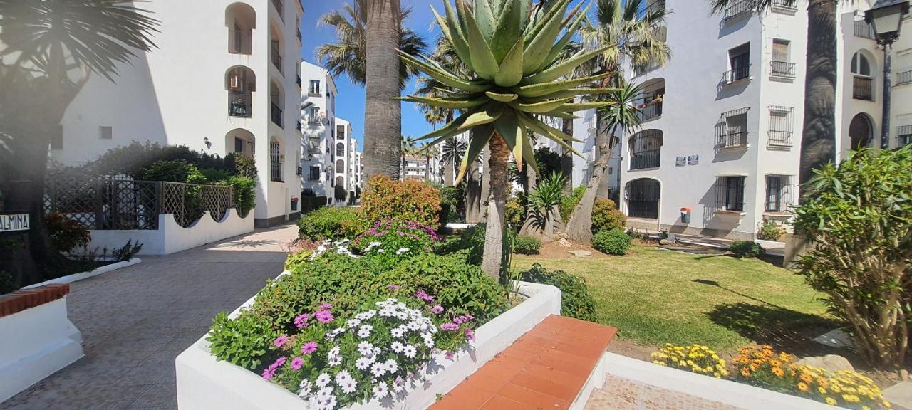 Sabinillas Apartment